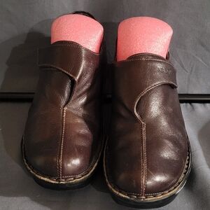 Naot Women's Dark Brown Leather Mules